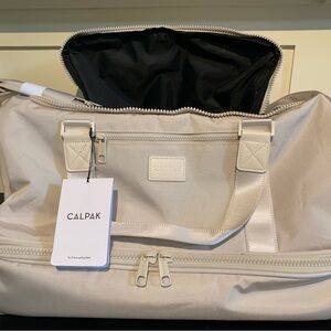 NWT Stevyn Duffel Bag with Shoe Compartment in Dune